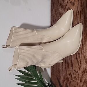 💜💜💜MIA "Bobbie" Heel Bootie Pullon Womens Sz 8M Tan Sweater knit shaft